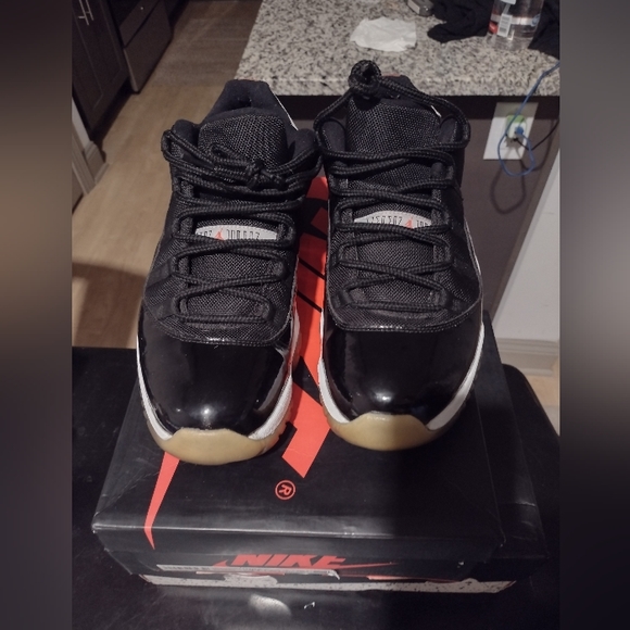 Jordan 11 Low Infrared - Picture 4 of 6